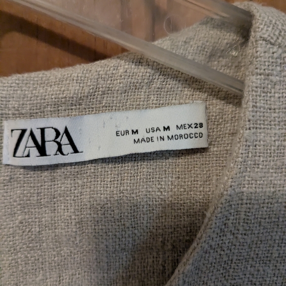 Sleeveless Light Gray Dress - Picture 3 of 4